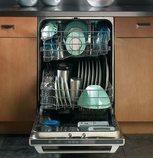 Как загружать в посудомоечную машину крупную посуду