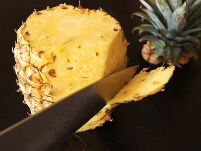 Чистка ананаса
