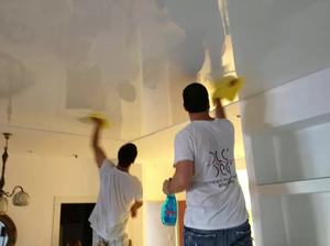 Чем мыть потолок