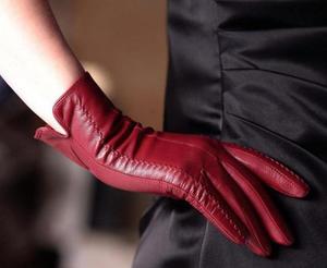 Чем чистить кожаные перчатки