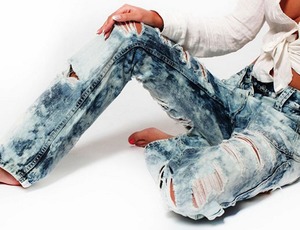 Как сделать джинсы пятнами