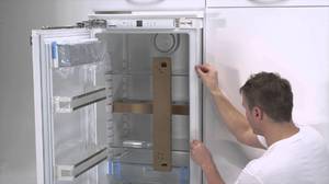 Как заменить лампочку в холодильнике