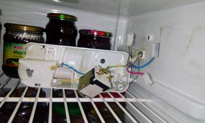 Поменять лампочку в холодильнике индезит