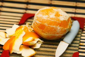 Как чистить апельсин